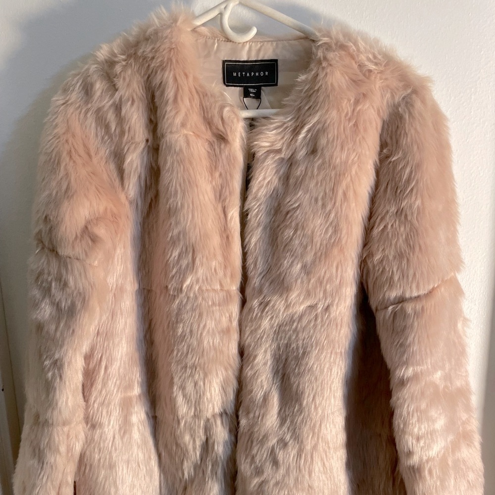 NEW Metaphor Soft Pink Faux Fur Coat. Size Medium. Make An Offer. - Picture 1 of 9